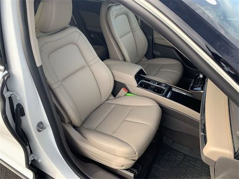 Used 2024 Lincoln Corsair AWD image 28