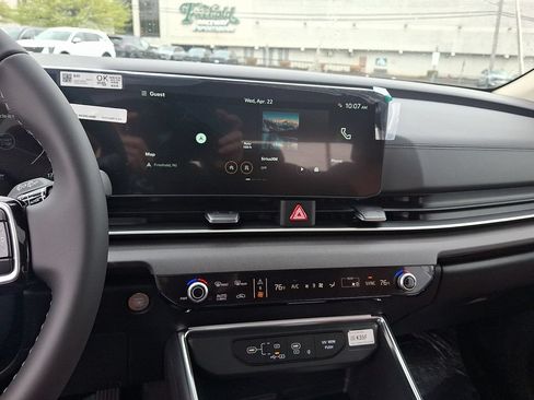 New 2026 Kia Carnival SX FWD image 9