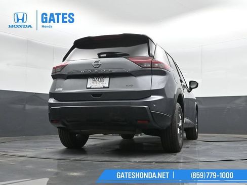 Used 2024 Nissan Rogue S AWD/4WD image 35