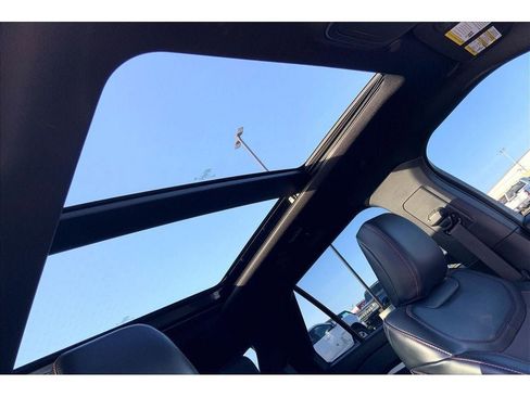 Used 2025 Ford Explorer ST-Line w/ Premium Package AWD/4WD image 24