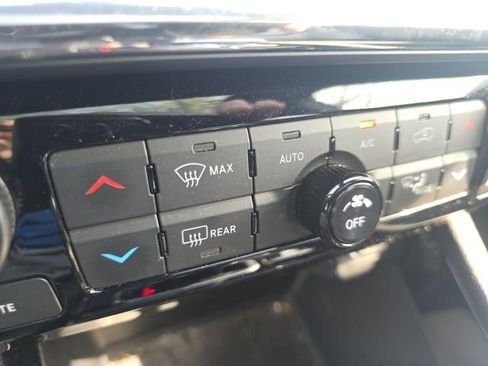 Used 2024 Jeep Compass Limited w/ High Altitude Package image 28