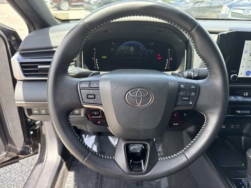 Used 2025 Toyota Camry SE FWD image 42