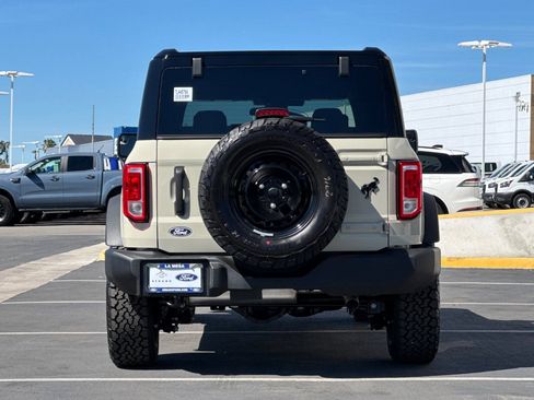 New 2026 Ford Bronco Big Bend w/ Black Appearance Package AWD/4WD image 4