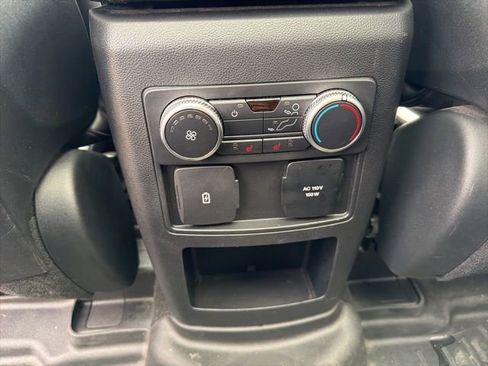 Used 2020 Ford Explorer Platinum w/ Premium Technology Package AWD/4WD image 20