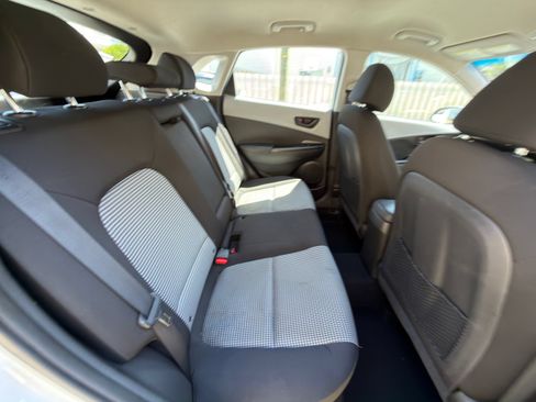 Used 2019 Hyundai Kona SE AWD/4WD image 26