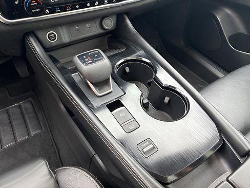 Used 2023 Nissan Rogue SL w/ SL Premium Package image 24