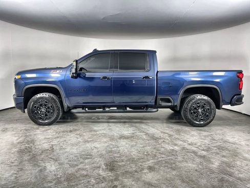 Used 2022 Chevrolet Silverado 2500 LTZ w/ LTZ Plus Package AWD/4WD image 5