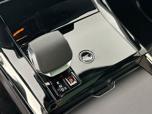 Used 2025 Land Rover Range Rover Sport Dynamic SE image 9