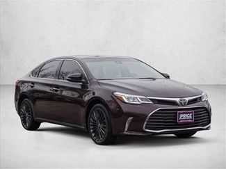 Used 2017 Toyota Avalon Touring video 3