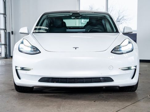 Used 2018 Tesla Model 3 Long Range image 3