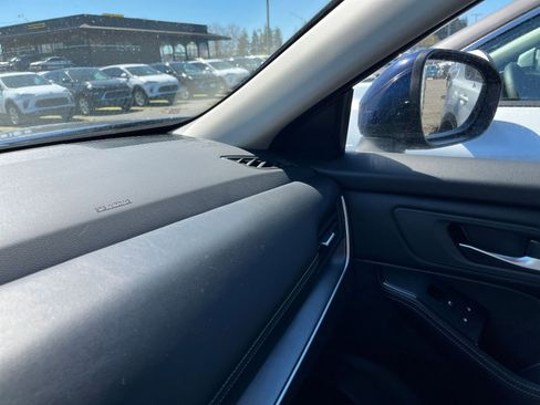 Used 2025 Nissan Rogue SV image 37