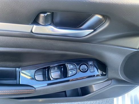 Used 2024 Nissan Altima 2.5 SR image 11