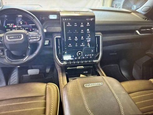 Used 2026 GMC Yukon Denali Ultimate AWD/4WD image 5