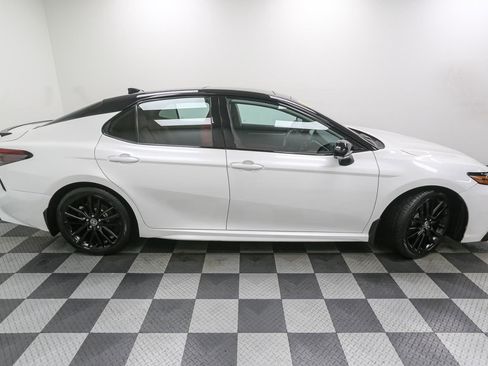 Used 2022 Toyota Camry XSE image 7
