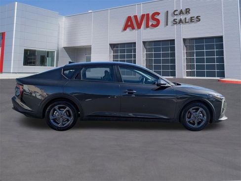 Used 2025 Kia K4 LXS image 5