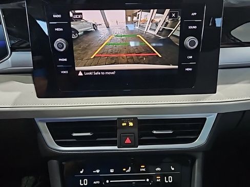 New 2026 Volkswagen Taos SE image 31