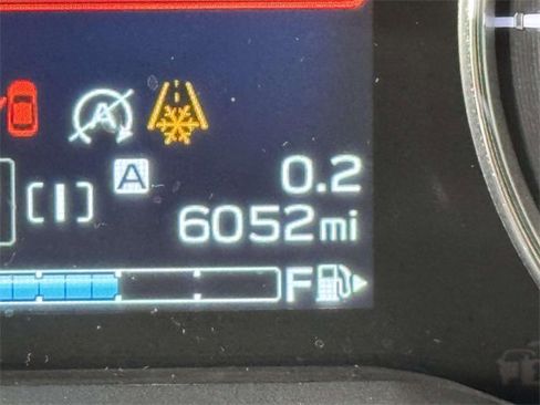 Used 2022 Subaru Crosstrek 2.5i Sport w/ Moonroof Package image 2