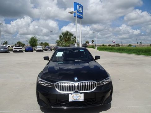 Used 2024 BMW 330i Sedan w/ M Sport Package RWD image 2