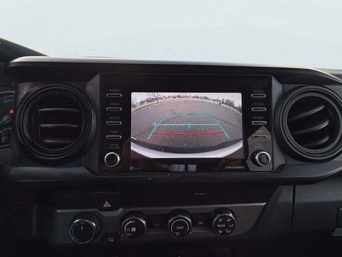 Used 2020 Toyota Tacoma SR image 12
