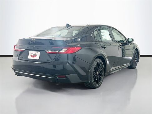 New 2026 Toyota Camry SE image 4