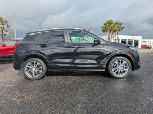 Used 2023 Buick Encore GX Select w/ Sport Touring Package FWD image 3