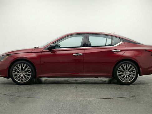 Used 2025 Nissan Altima 2.5 SV image 5
