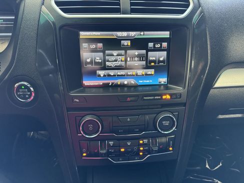 Used 2016 Ford Explorer XLT w/ Equipment Group 202A image 11