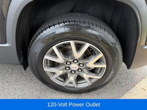 Used 2023 GMC Acadia SLE w/ Driver Convenience Package FWD image 14