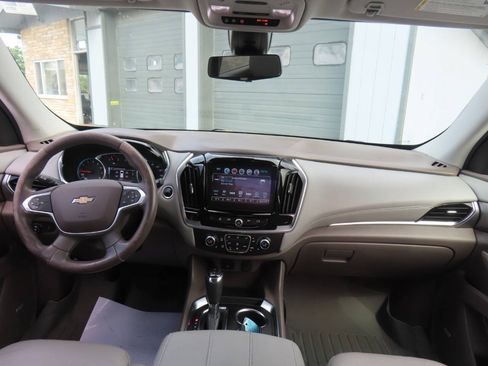 Used 2018 Chevrolet Traverse LT FWD image 43