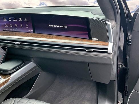 Certified 2025 Cadillac Escalade Sport Platinum w/ LPO, Floor Liner Package image 26