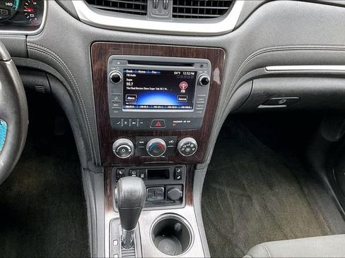 Used 2015 Chevrolet Traverse LT image 11