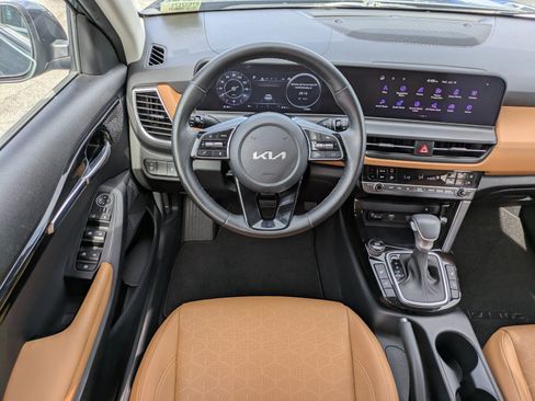 Certified 2024 Kia Seltos EX FWD image 13