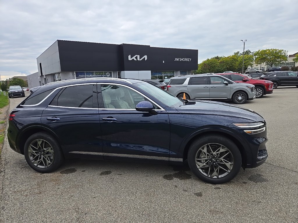 Used 2023 Genesis GV70 2.5T w/ Select Package AWD/4WD image 2