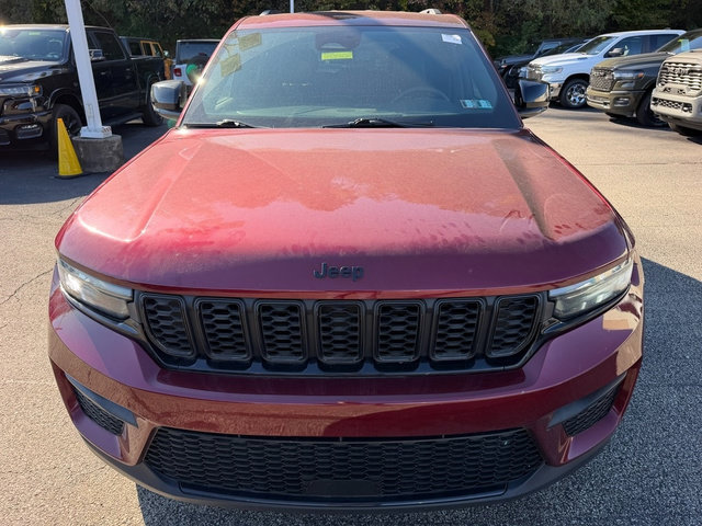 Used 2023 Jeep Grand Cherokee Altitude AWD/4WD image 8