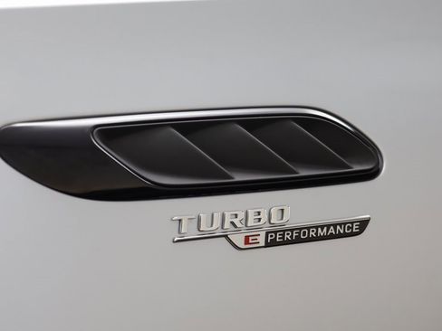 Used 2024 Mercedes-Benz C 63 AMG S image 4