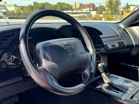 Used 1996 Chevrolet Corvette Coupe image 9
