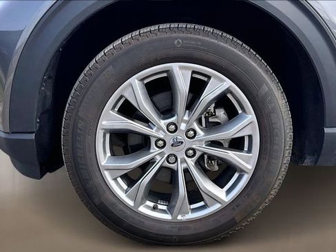 Used 2022 Ford Explorer Limited image 7