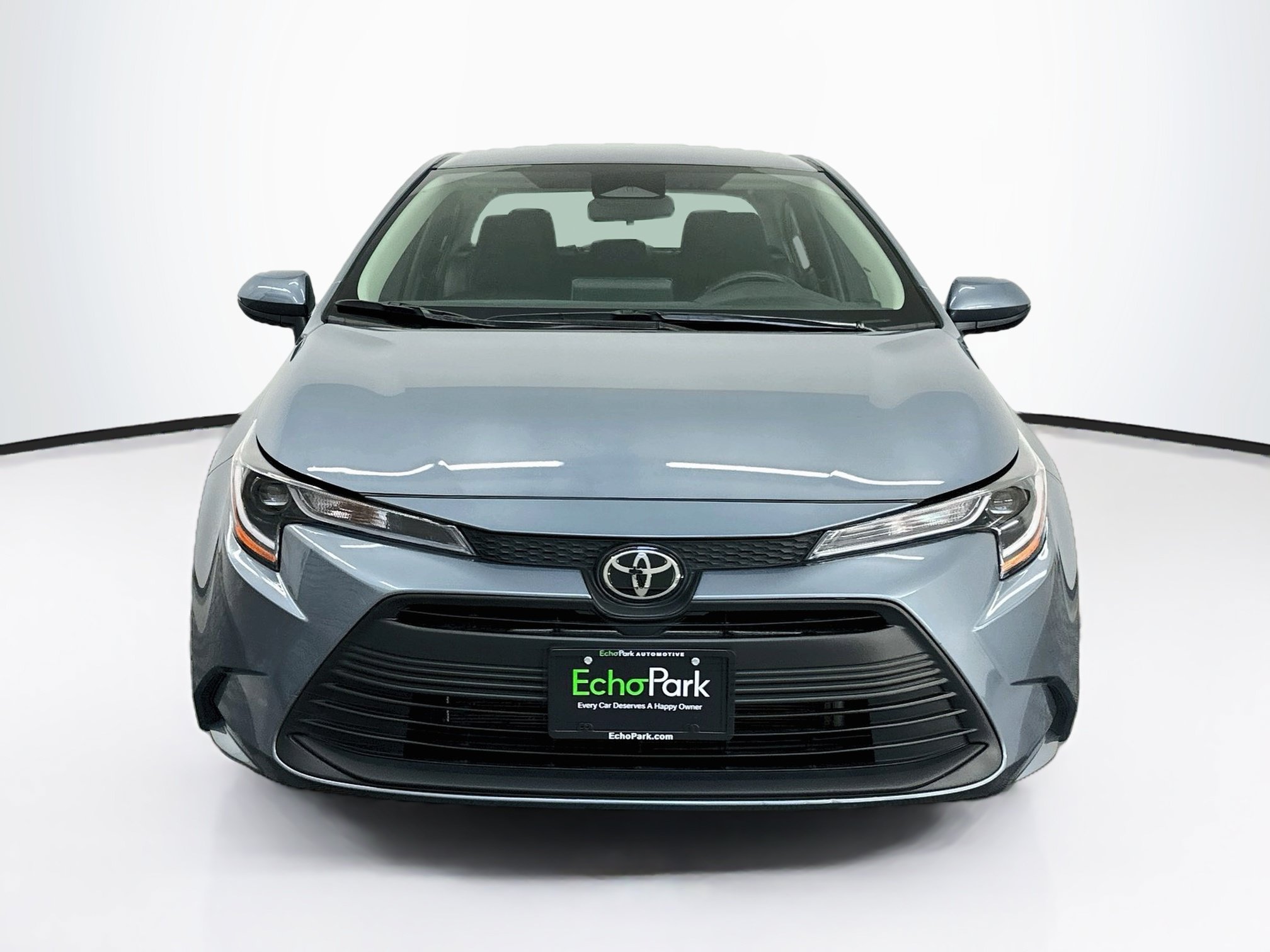 Used 2026 Toyota Corolla LE FWD image 2