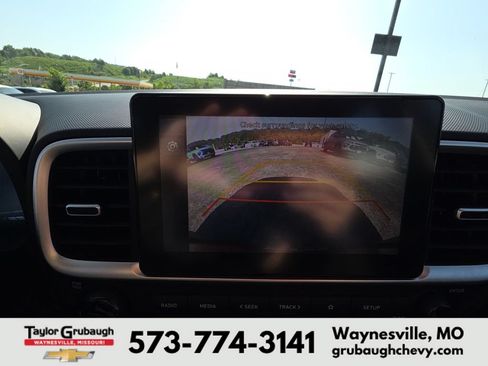 Used 2023 Hyundai Venue SEL FWD image 22