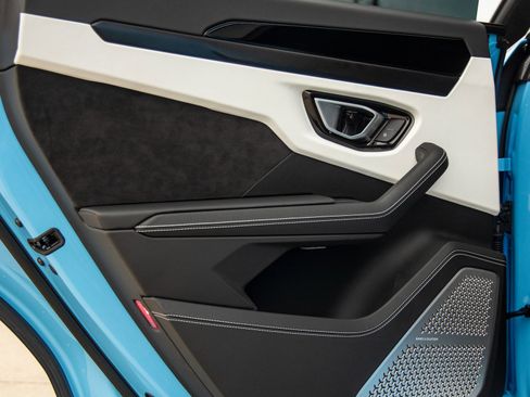 Used 2024 Lamborghini Urus S image 31