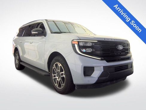 Used 2025 Ford Expedition Max Active AWD/4WD image 1