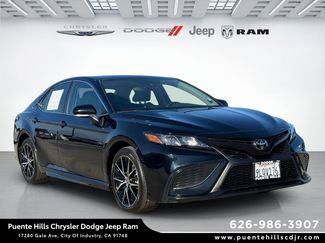 Used 2024 Toyota Camry SE image 1
