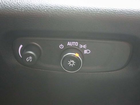 Used 2023 Chevrolet Traverse RS image 53