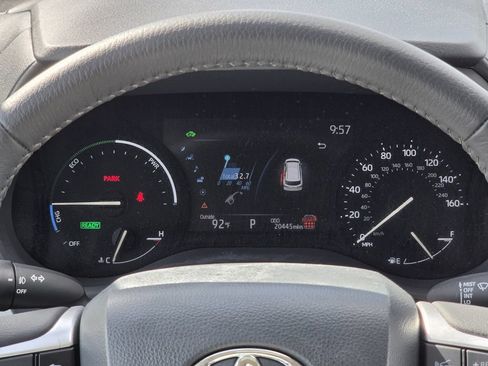 Used 2026 Toyota Sienna XLE FWD image 16