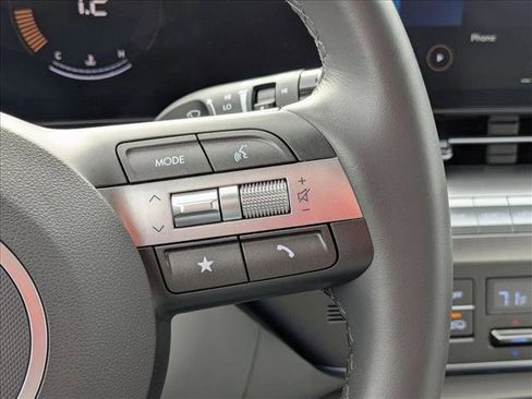 Used 2025 Hyundai Kona SEL image 13