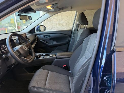 Used 2025 Nissan Rogue SV FWD image 29