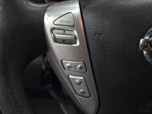 Used 2015 Nissan Versa SV image 13