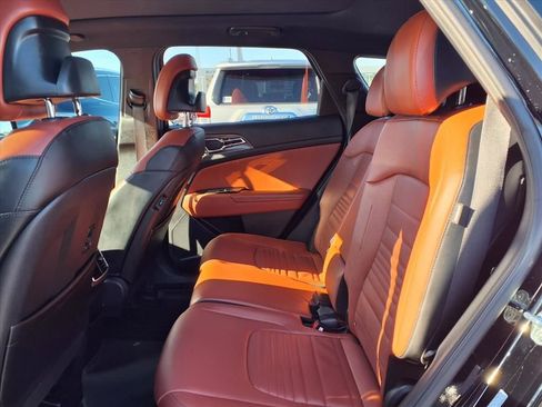 Used 2024 Kia Sportage SX image 16