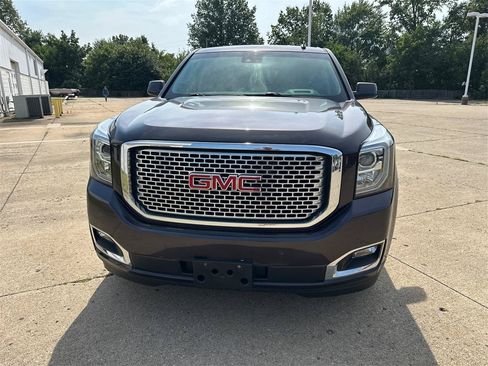 Used 2015 GMC Yukon XL Denali w/ Touring Package AWD/4WD image 24