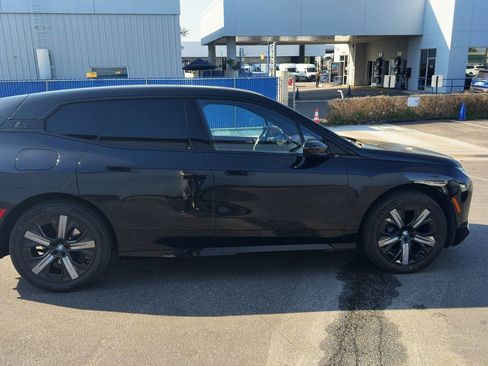 Used 2023 BMW iX xDrive50 w/ Sport Package image 7